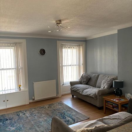 Lovely 2-Bedroom Apartment In Scottish Borders Earlston Exterior photo